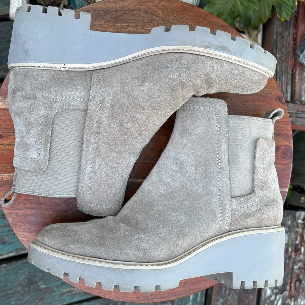 Dolce Vita size 8.5 Beige Suede Ankle Boots. NWOT - Picture 6 of 9